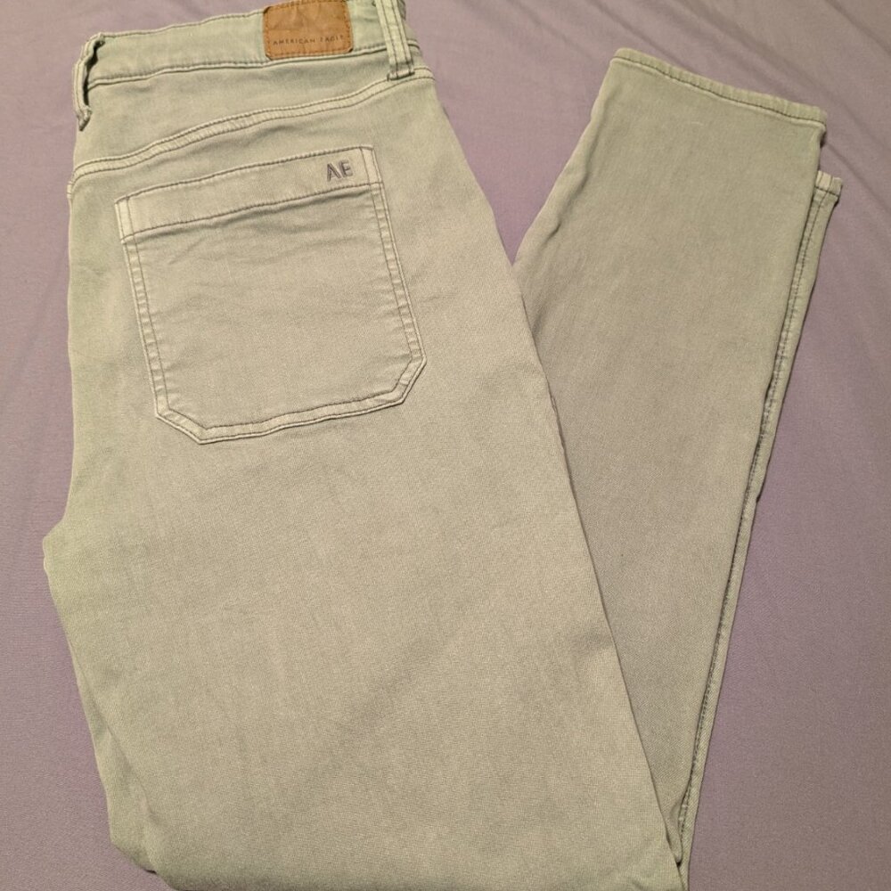 Size 14 - Regular - American Eagle - Next Level Stretch - Hi-Rise Jegging